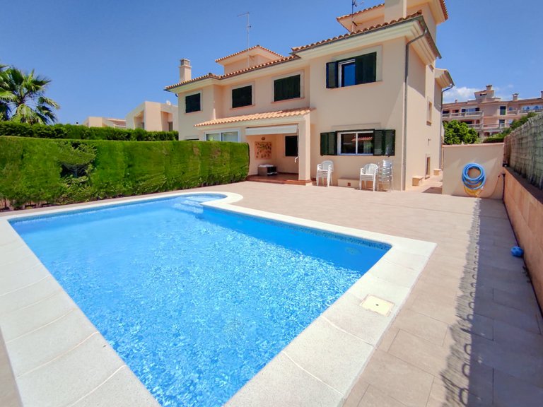 Town House for Sale in Llucmajor, Balearic Islands 1