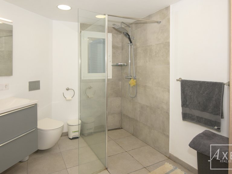 Villa for Sale in Llucmajor, Balearic Islands 9