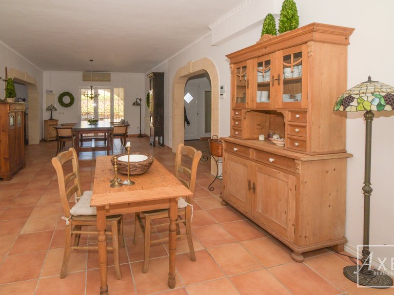 Villa for Sale in Llucmajor, Balearic Islands 3