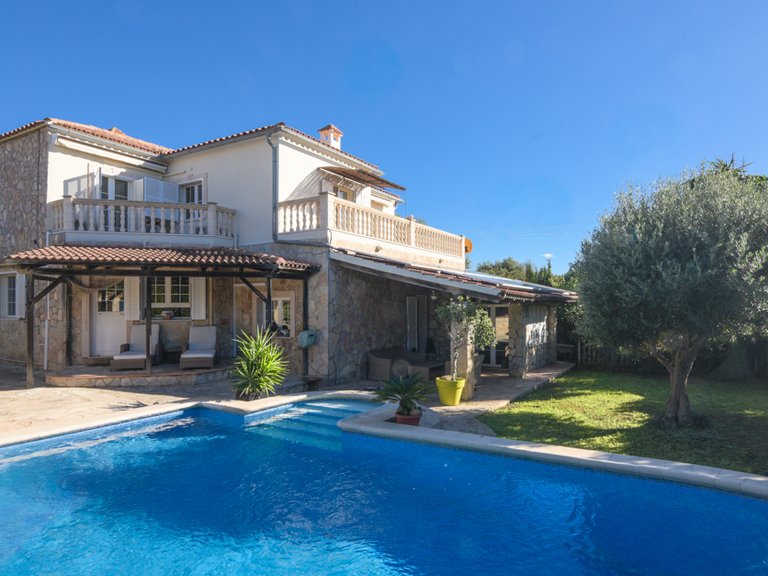 Villa for Sale in Llucmajor, Balearic Islands 1