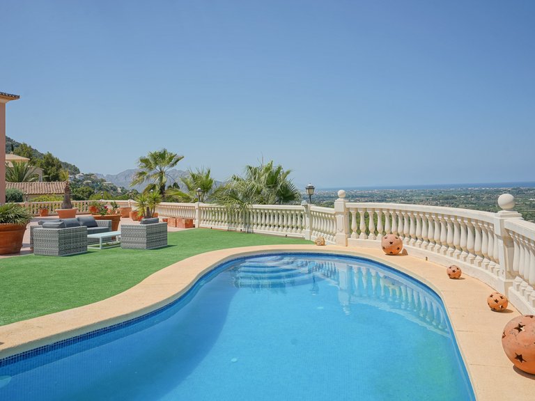 Villa for Sale in Pedreguer, Alicante 1