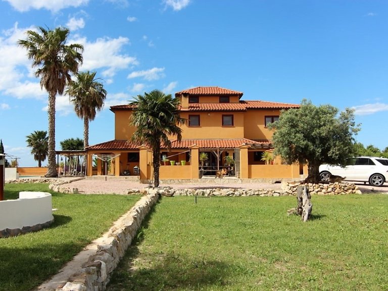 Villa for Sale in Pedreguer, Alicante 1