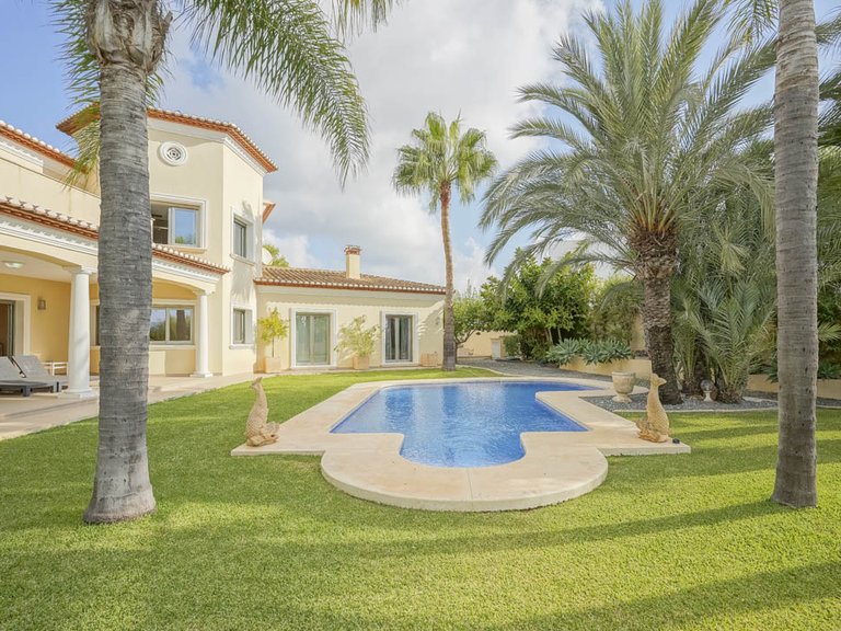 Villa for Sale in Benissa, Alicante 2