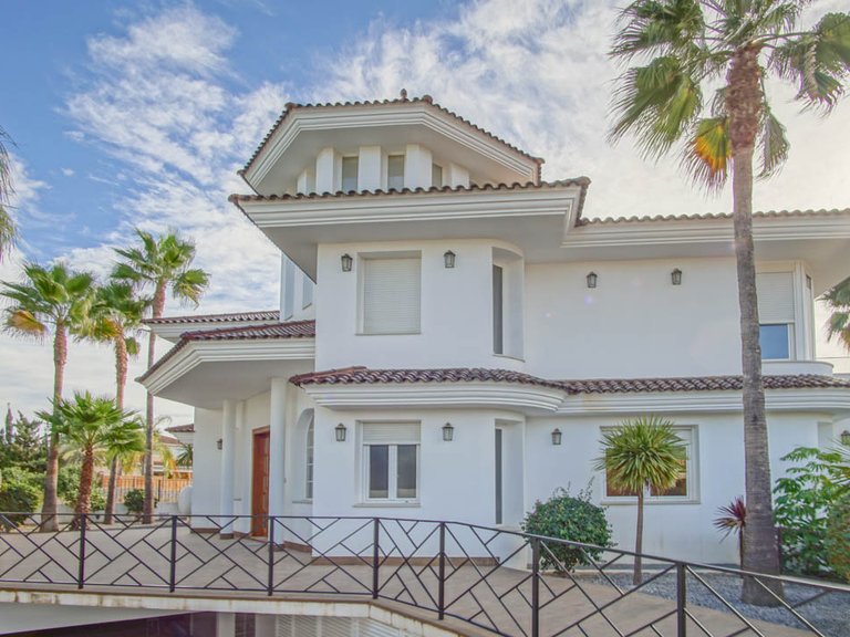 Villa for Sale in Alfas Del Pi, Alicante 50