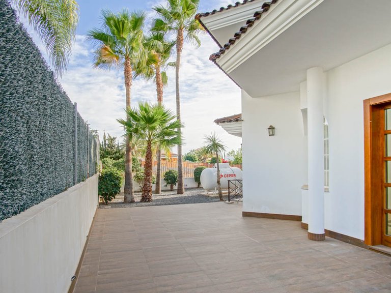 Villa for Sale in Alfas Del Pi, Alicante 45