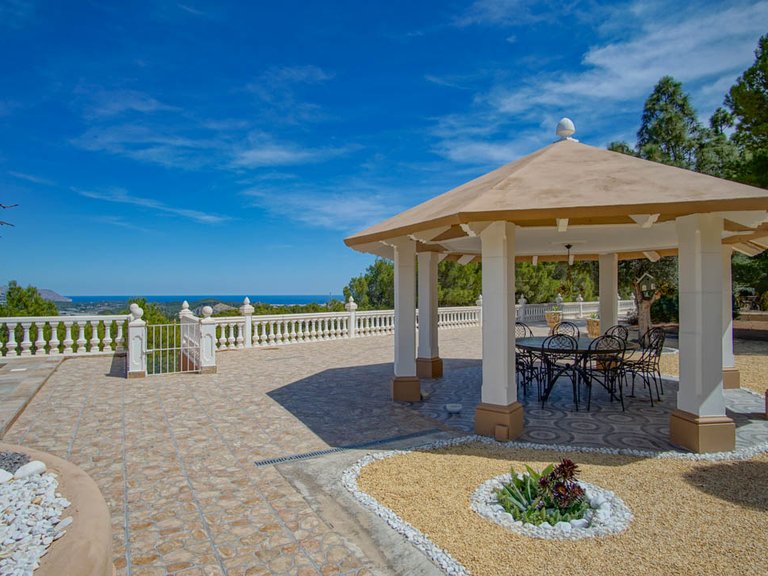Villa for Sale in La Nucia, Alicante 4