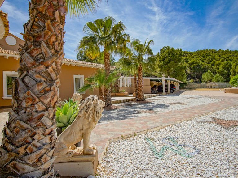 Villa for Sale in La Nucia, Alicante 12