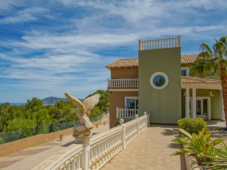 Villa for Sale in La Nucia, Alicante 13