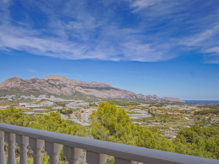 Villa for Sale in La Nucia, Alicante 17
