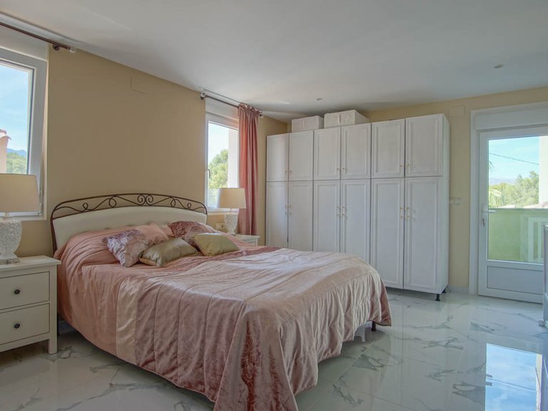 Villa for Sale in La Nucia, Alicante 32
