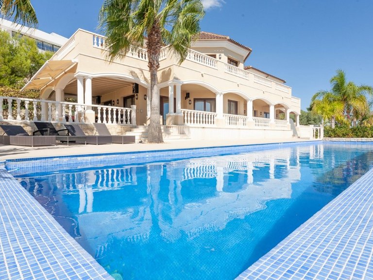 Villa for Sale in Calpe, Alicante 1