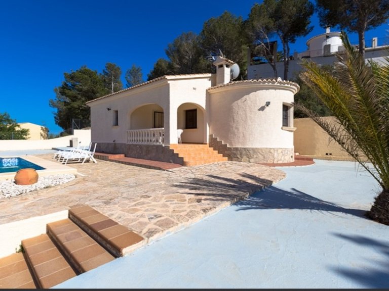 Villa for Sale in Calpe, Alicante 1