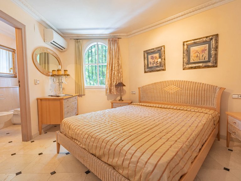 Villa for Sale in Pedreguer, Alicante 31