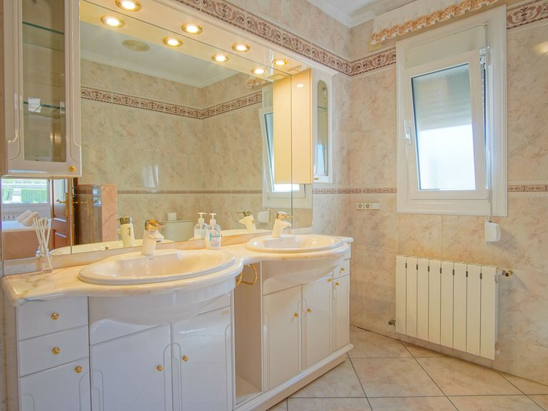 Villa for Sale in Benissa, Alicante 29