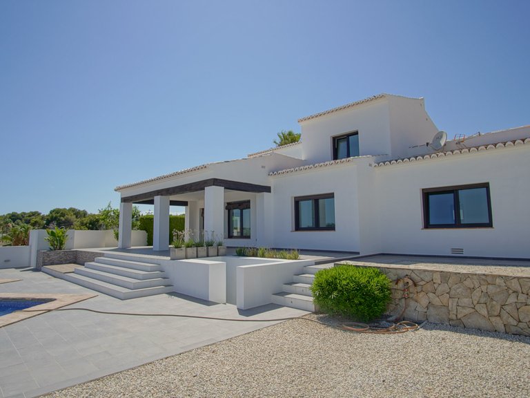 Villa for Sale in Moraira, Alicante 4