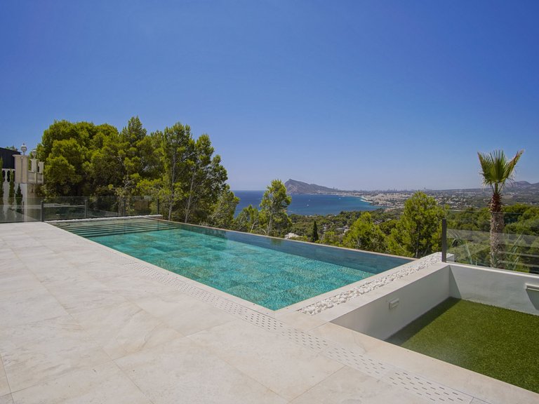 Villa for Sale in Altea, Alicante 28