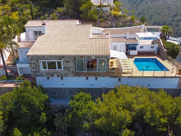 Villa for Sale in Moraira, Alicante 3