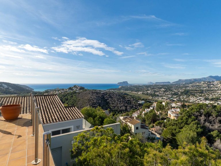 Villa for Sale in Moraira, Alicante 41