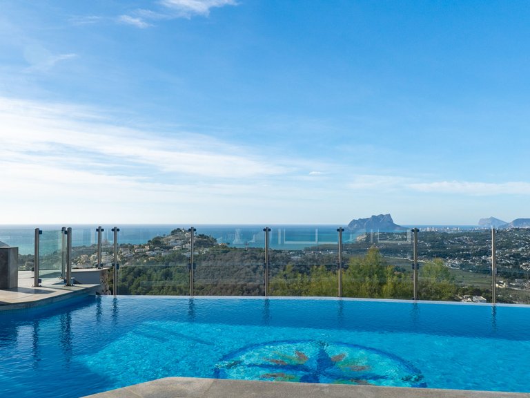 Villa for Sale in Moraira, Alicante 1
