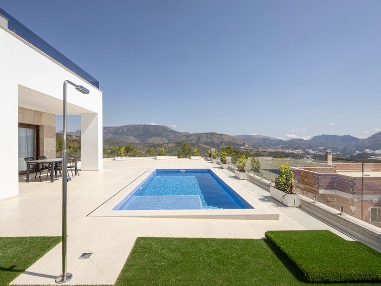Villa for Sale in Polop, Alicante 2