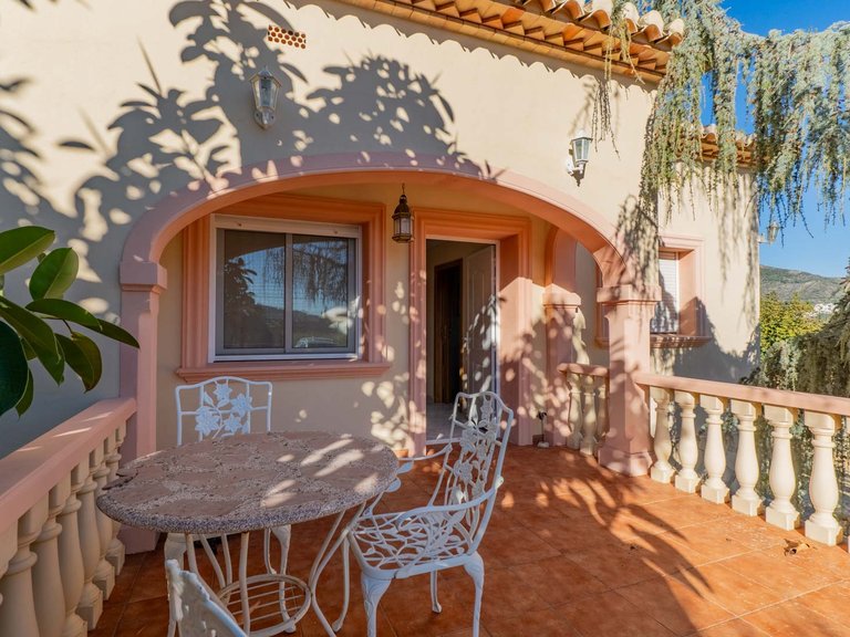 Villa for Sale in Jalón, Alicante 2