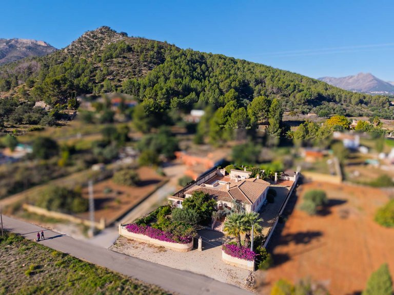 Villa for Sale in Jalón, Alicante 3