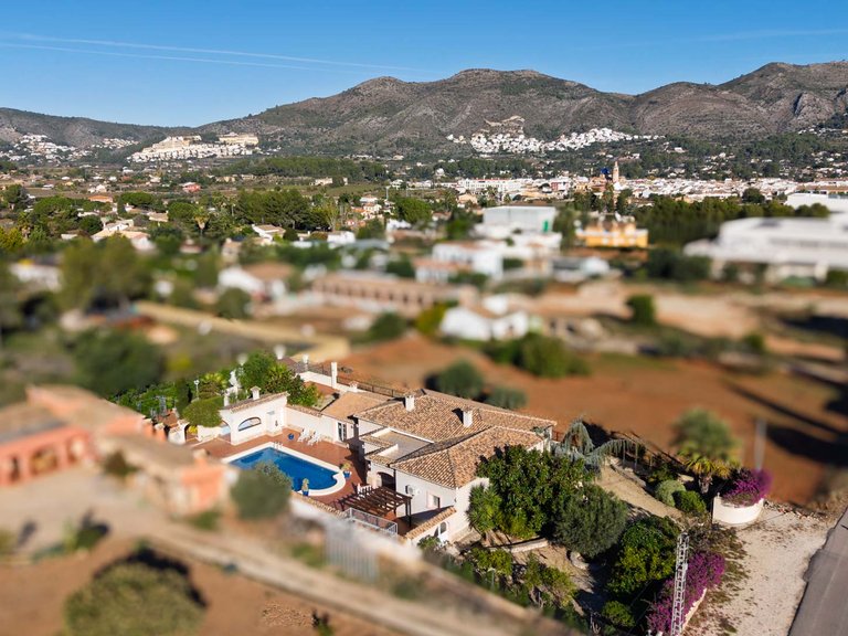 Villa for Sale in Jalón, Alicante 4