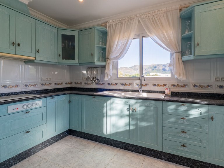 Villa for Sale in Jalón, Alicante 8