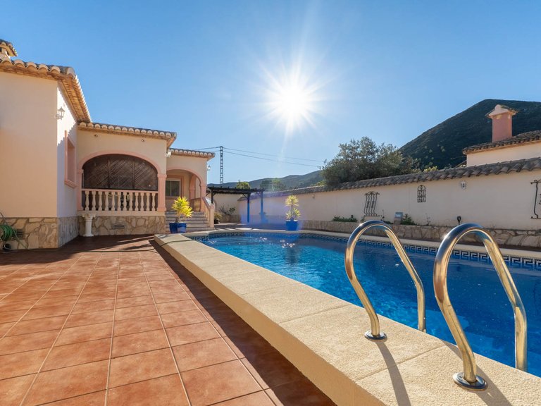 Villa for Sale in Jalón, Alicante 36