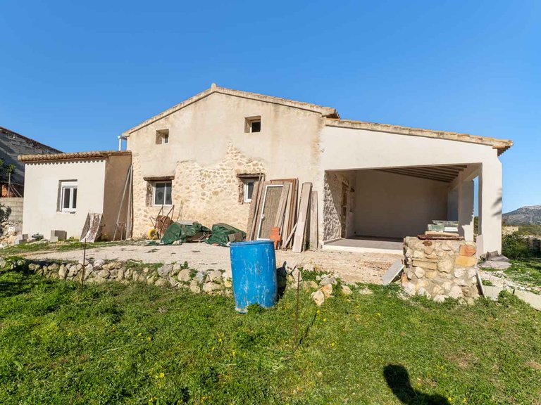 Villa for Sale in Gata De Gorgos, Alicante 4