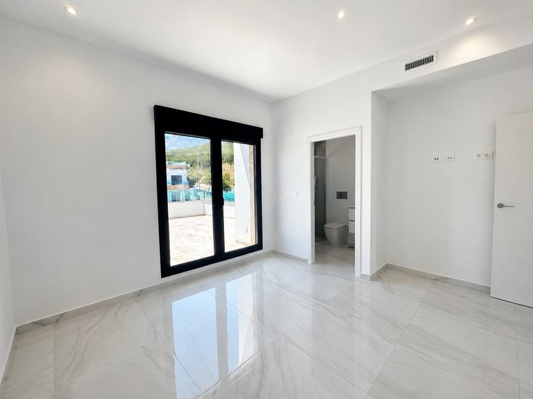 Villa for Sale in Polop, Alicante 28