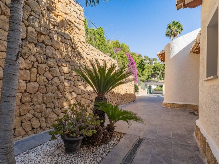 Villa for Sale in Altea, Alicante 46