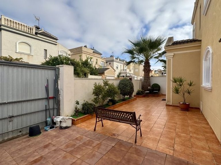 Villa for Sale in Costa Blanca Torrevieja, Alicante 8