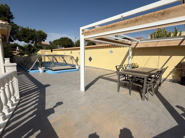 Villa for Sale in Inland Pinar De Campoverde, Alicante 24