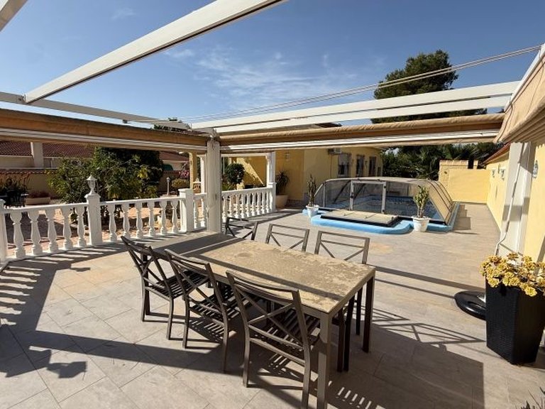 Villa for Sale in Inland Pinar De Campoverde, Alicante 40