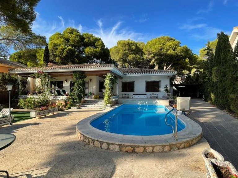 Villa for Sale in Costa Blanca Campoamor, Alicante 1