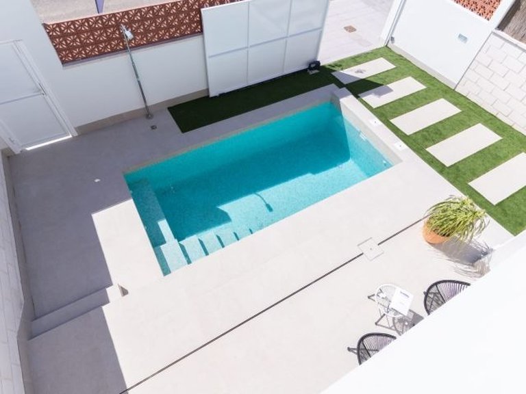 Villa for Sale in Pilar De La Horadada, Alicante 5