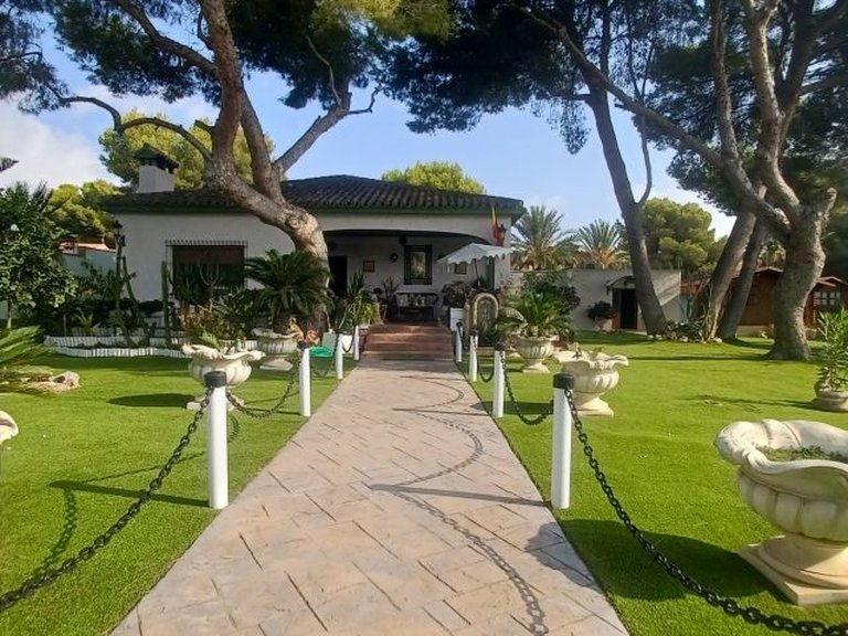 Villa for Sale in Costa Blanca Orihuela Costa, Alicante 2
