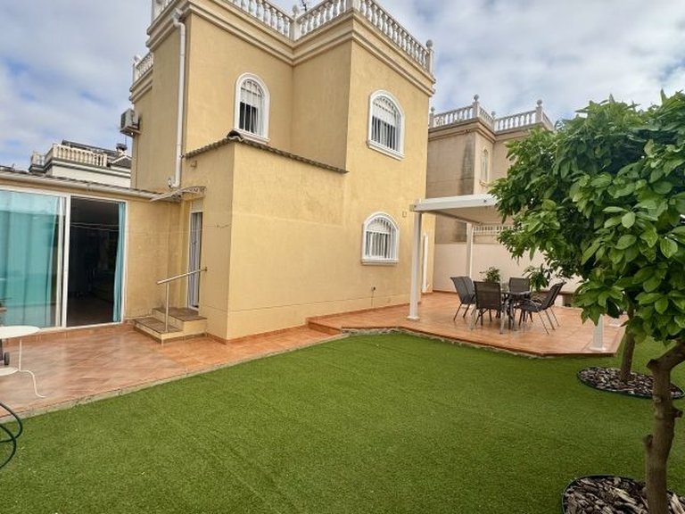 Villa for Sale in Costa Blanca Torrevieja, Alicante 4