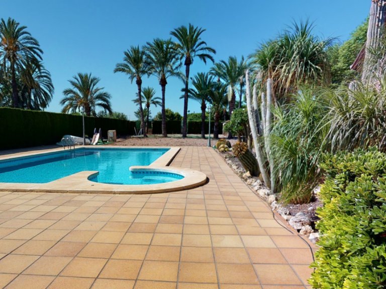 Villa for Sale in Elche, Alicante 40