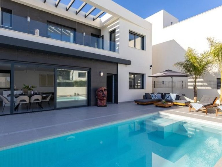 Villa for Sale in Inland Algorfa, Alicante 13