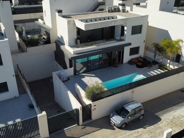 Villa for Sale in Inland Algorfa, Alicante 5