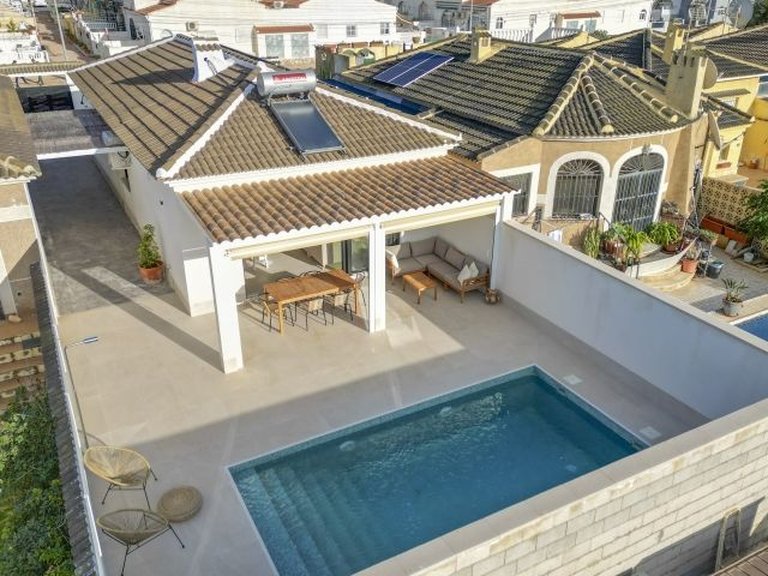 Villa for Sale in Costa Blanca Torrevieja, Alicante 3