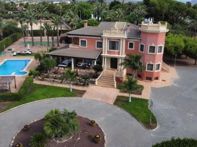 Villa for Sale in Costa Blanca Elche, Alicante 5