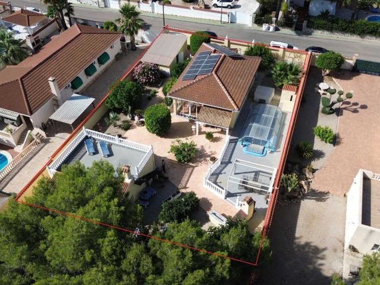 Villa for Sale in Inland Pinar De Campoverde, Alicante 3