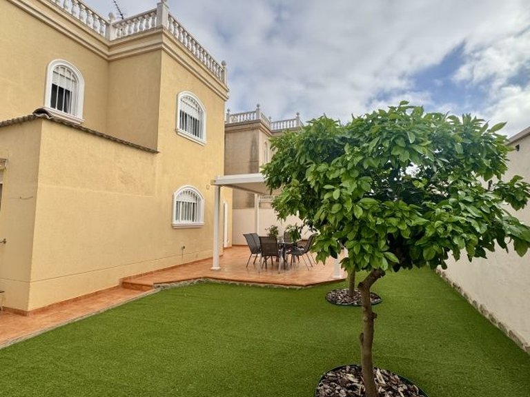 Villa for Sale in Costa Blanca Torrevieja, Alicante 5