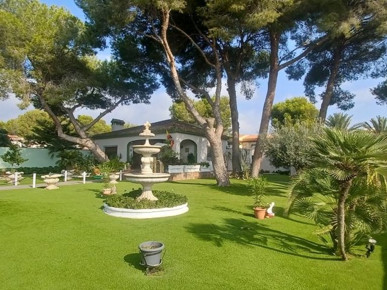 Villa for Sale in Costa Blanca Orihuela Costa, Alicante 38