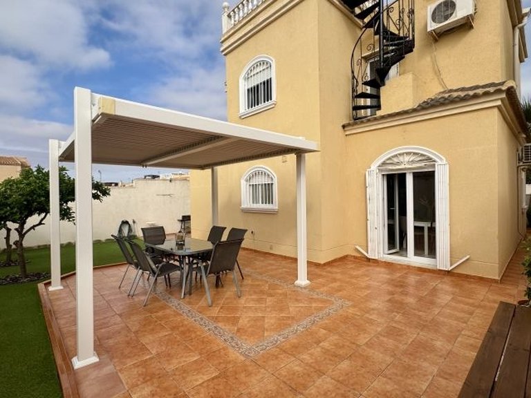 Villa for Sale in Costa Blanca Torrevieja, Alicante 1