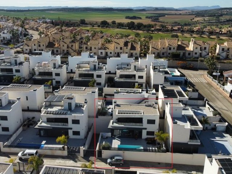 Villa for Sale in Inland Algorfa, Alicante 2