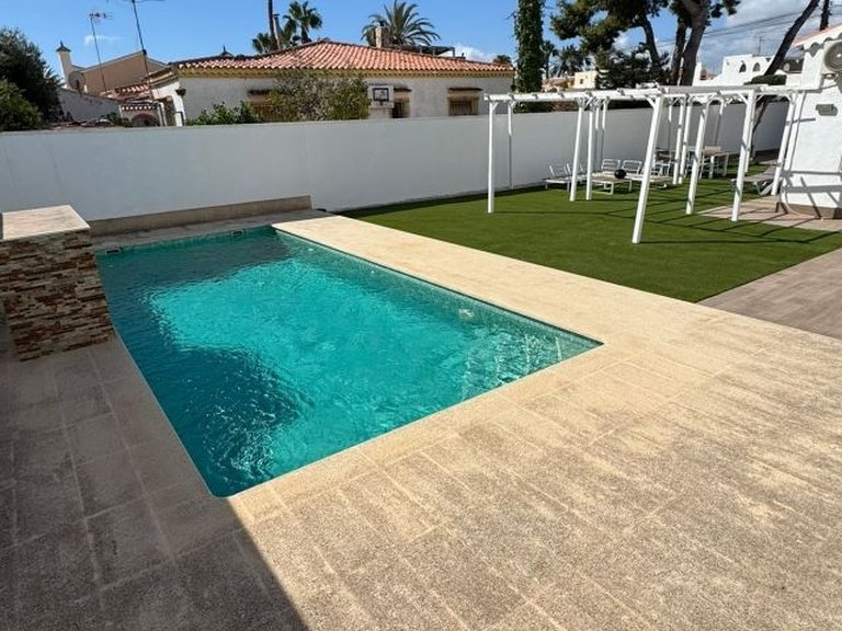 Villa for Sale in Costa Blanca Torrevieja, Alicante 2